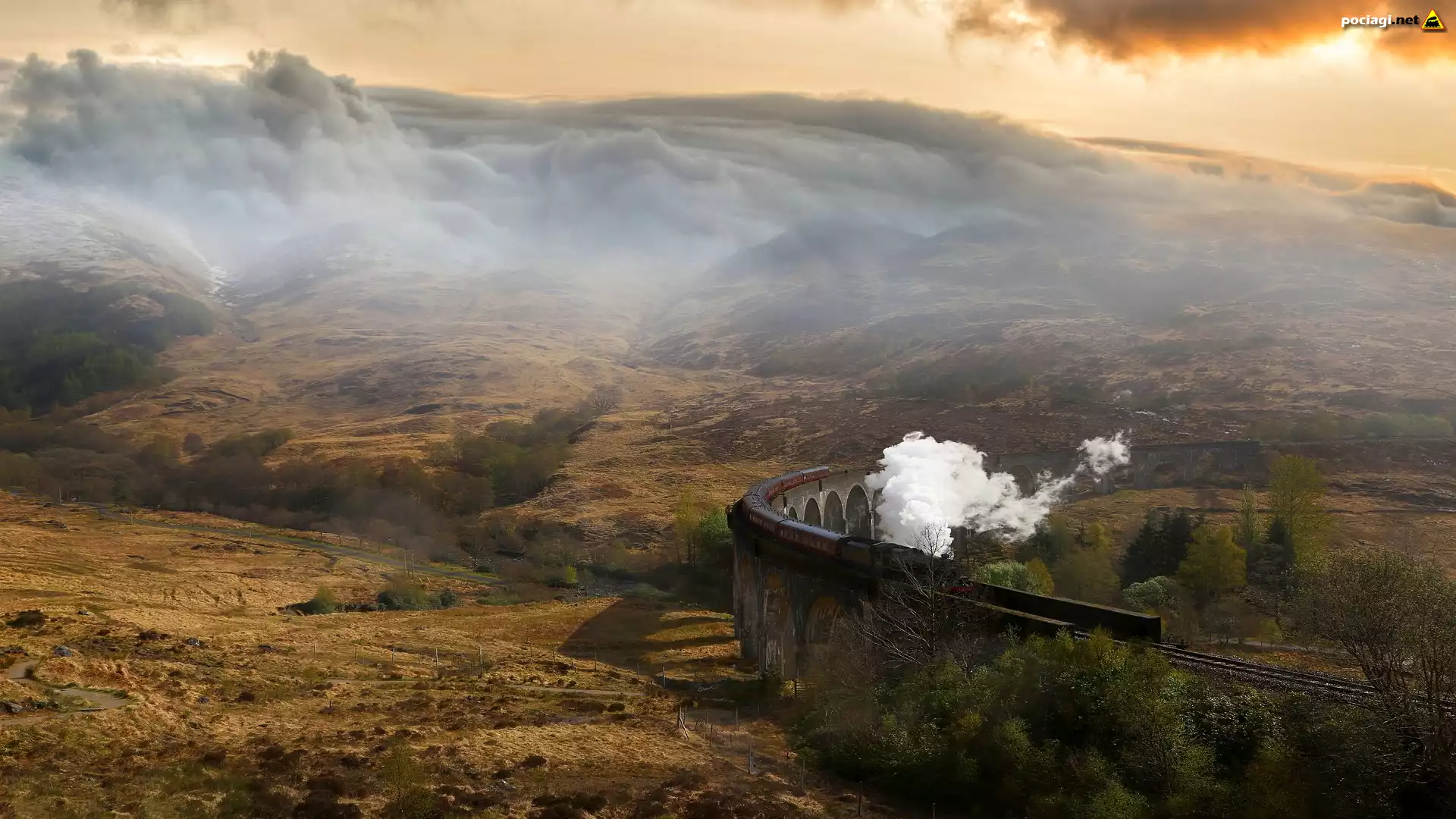 Szkocja, Pociąg parowy, Tory, Most, Wiadukt Glenfinnan, Wzgórza, Chmury
