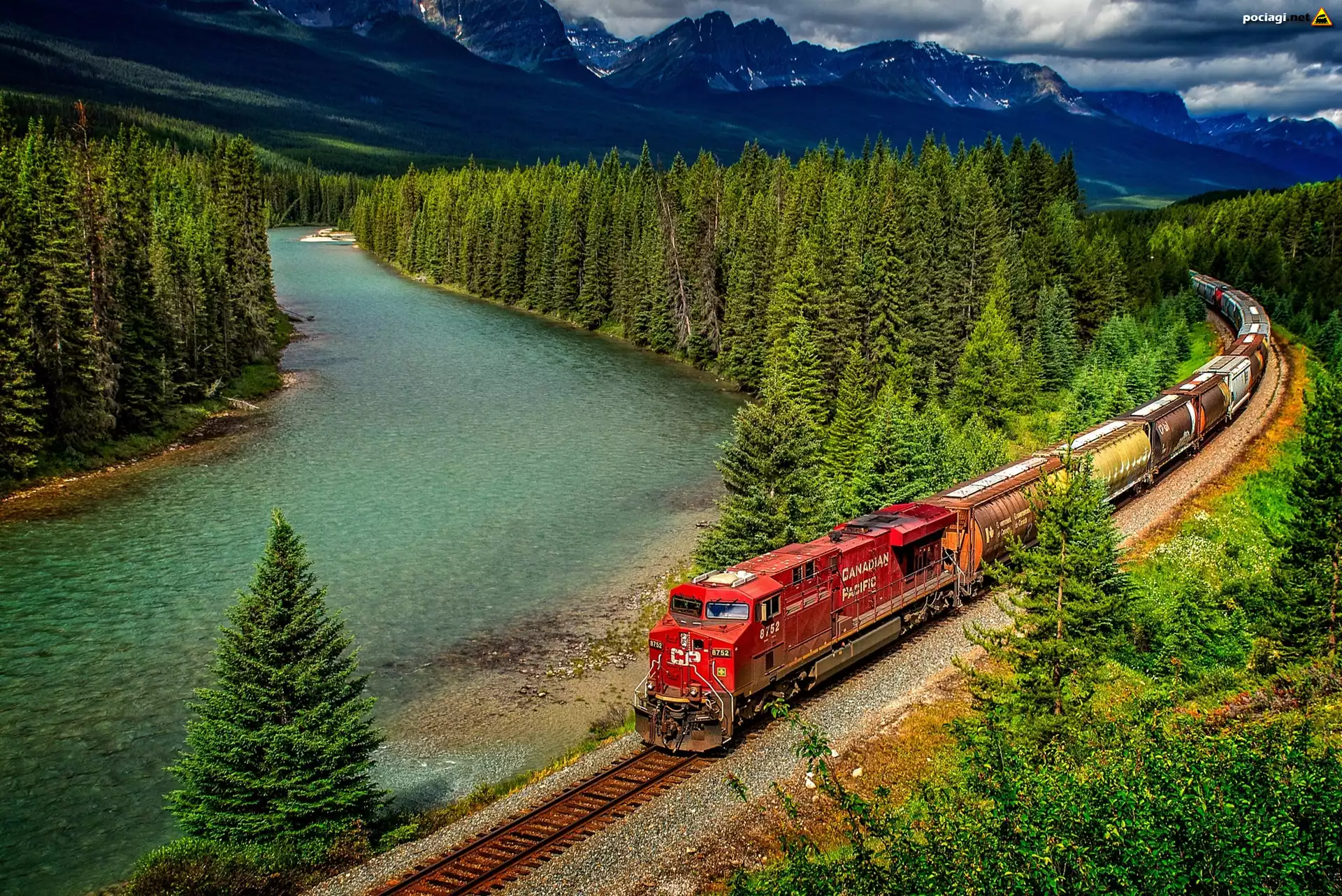 Pociąg, Rzeka, Lasy, Góry, Alberta, Kanada